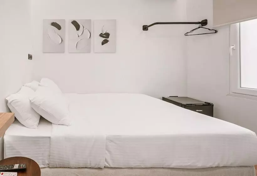 リゾートホテル Plānis Str Urban Suites By Semavi