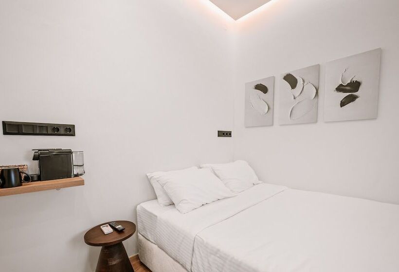 リゾートホテル Plānis Str Urban Suites By Semavi