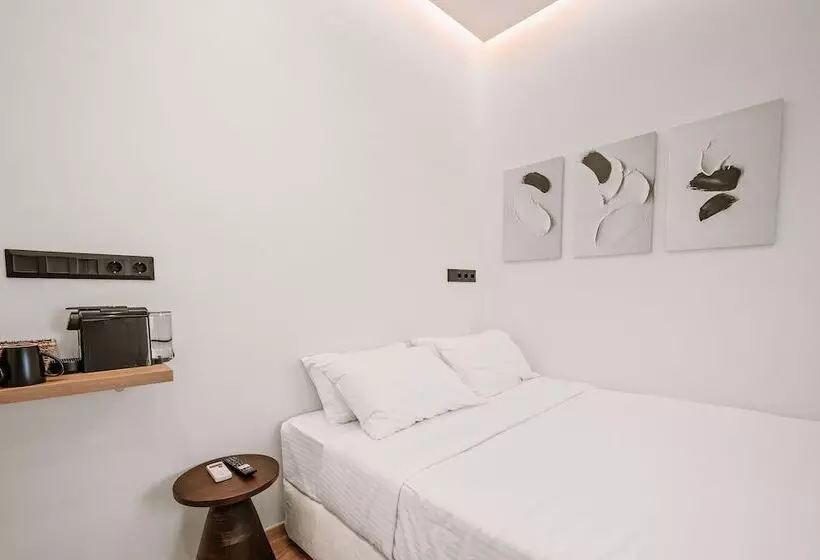 リゾートホテル Plānis Str Urban Suites By Semavi