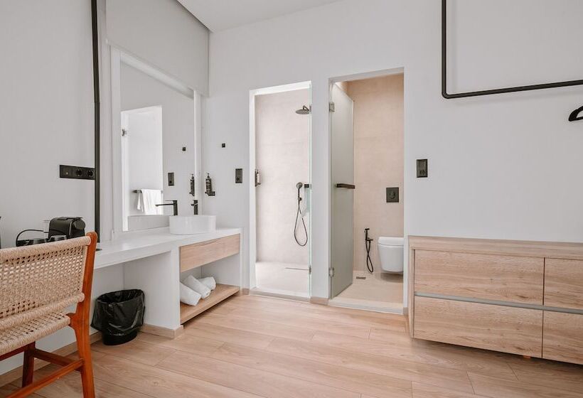 リゾートホテル Plānis Str Urban Suites By Semavi