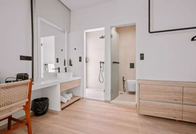 リゾートホテル Plānis Str Urban Suites By Semavi