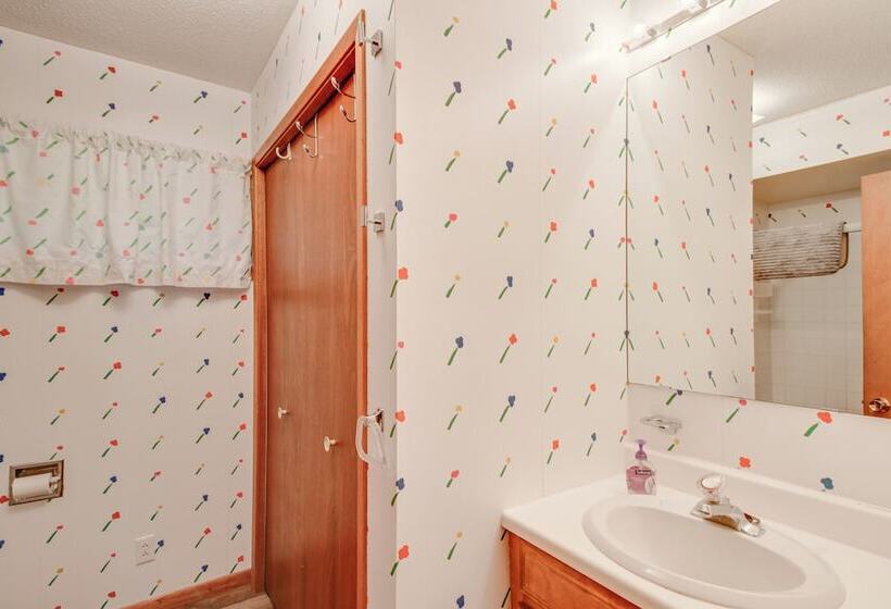 Sullivan Lake Retreat W/ Private Dock + Fire Pit!