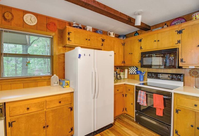 Sullivan Lake Retreat W/ Private Dock + Fire Pit!