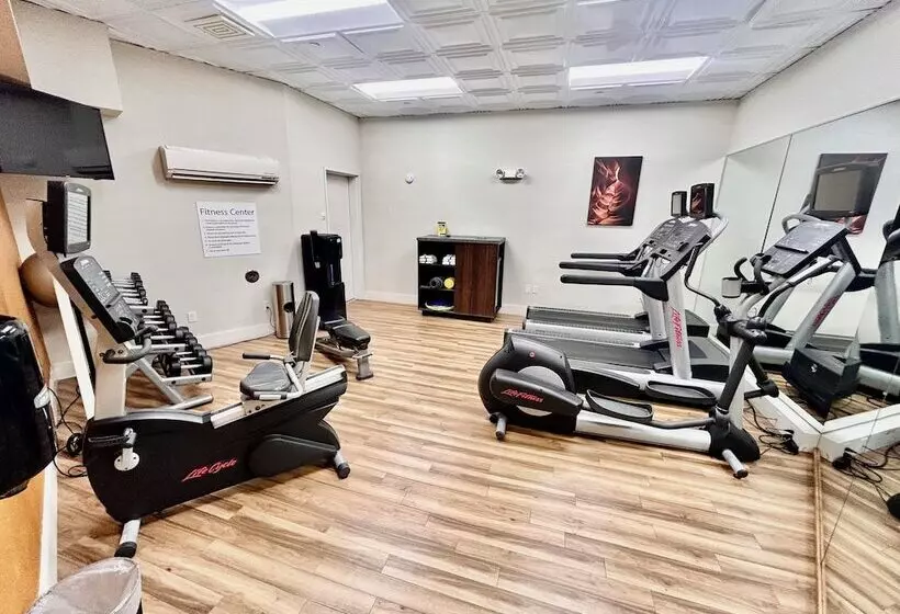 Pearl Street Hotel & Suites