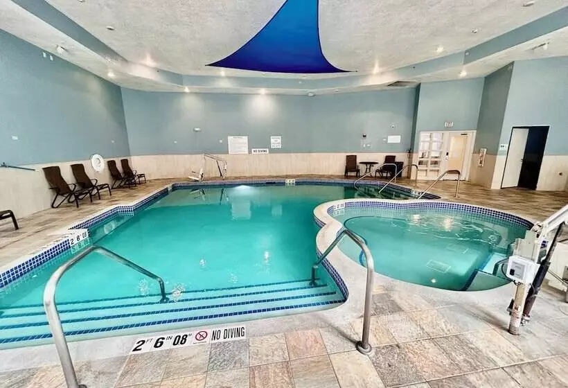 Pearl Street Hotel & Suites