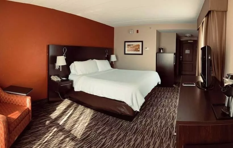 Pearl Street Hotel & Suites