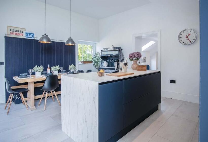 The Granary 3 Bed Barn Conversion Llawhaden