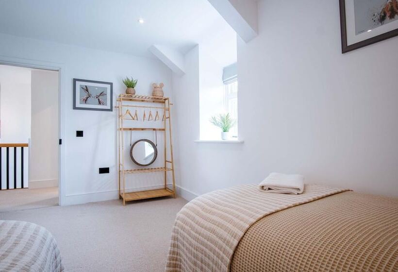 The Granary 3 Bed Barn Conversion Llawhaden