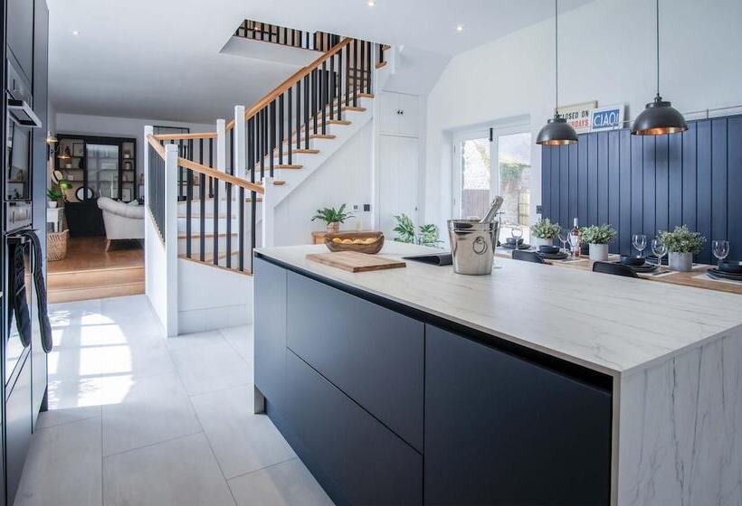 The Granary 3 Bed Barn Conversion Llawhaden