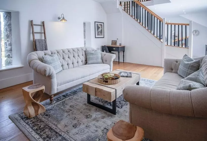 The Granary   3 Bed Barn Conversion   Llawhaden