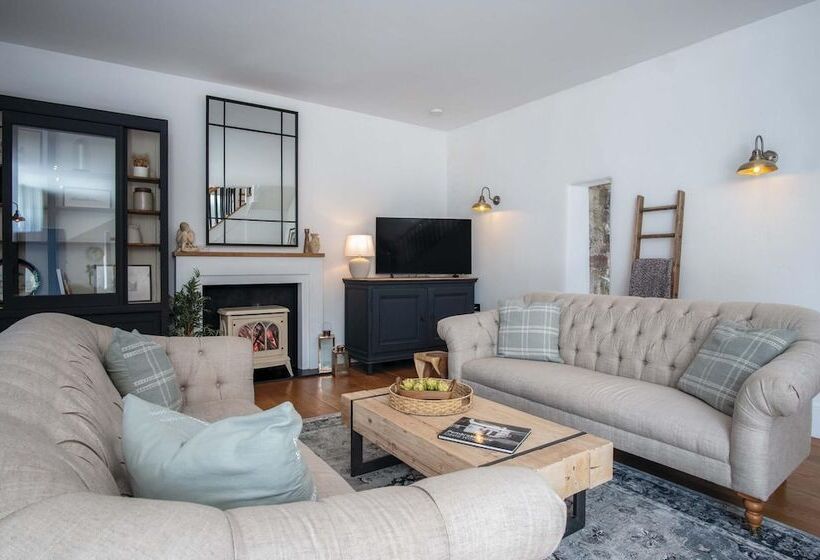 The Granary 3 Bed Barn Conversion Llawhaden