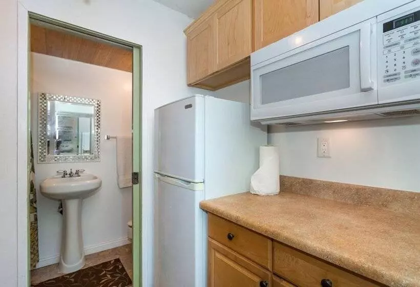 ホテル Kona Islander Inn Condos