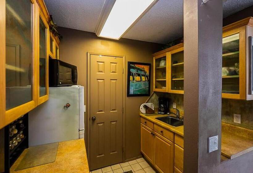 فندق Kona Islander Inn Condos