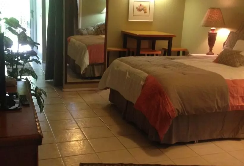 ホテル Kona Islander Inn Condos