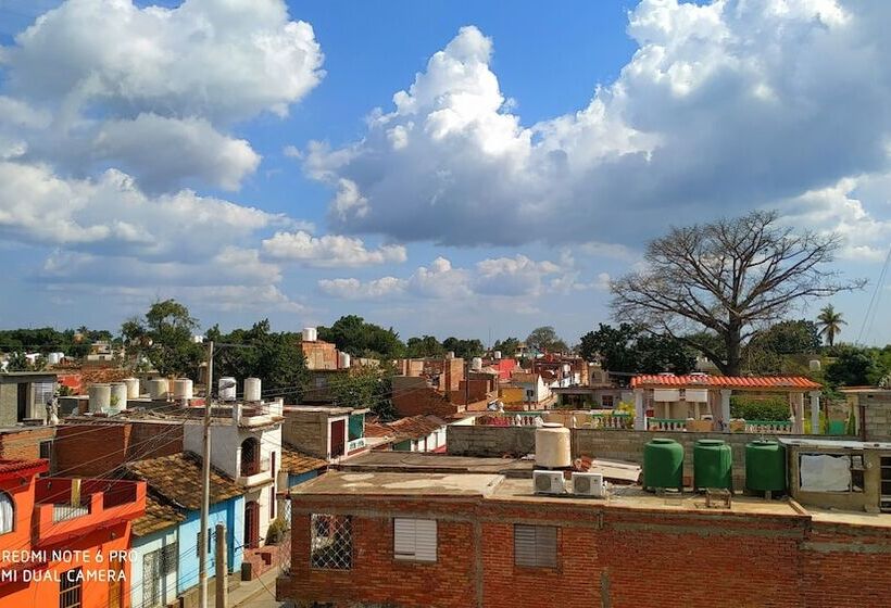 پانسیون Casa Nochea Y Familia