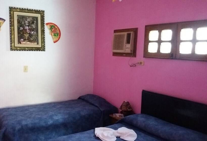 پانسیون Casa Nochea Y Familia