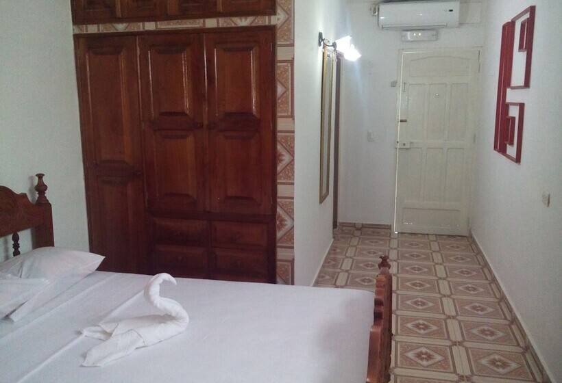 پانسیون Casa Nochea Y Familia