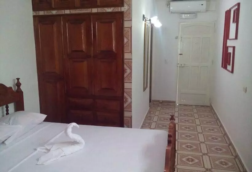پانسیون Casa Nochea Y Familia