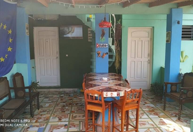 پانسیون Casa Nochea Y Familia