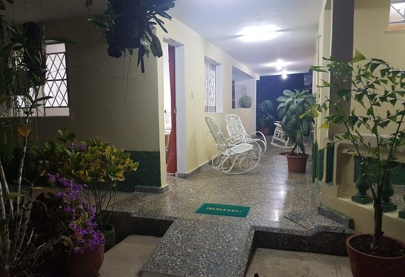 پانسیون Villa La Esquinita