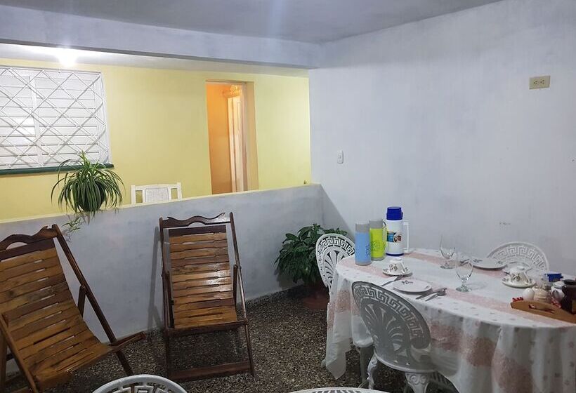 پانسیون Villa La Esquinita