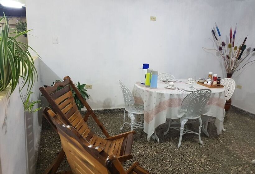 پانسیون Villa La Esquinita