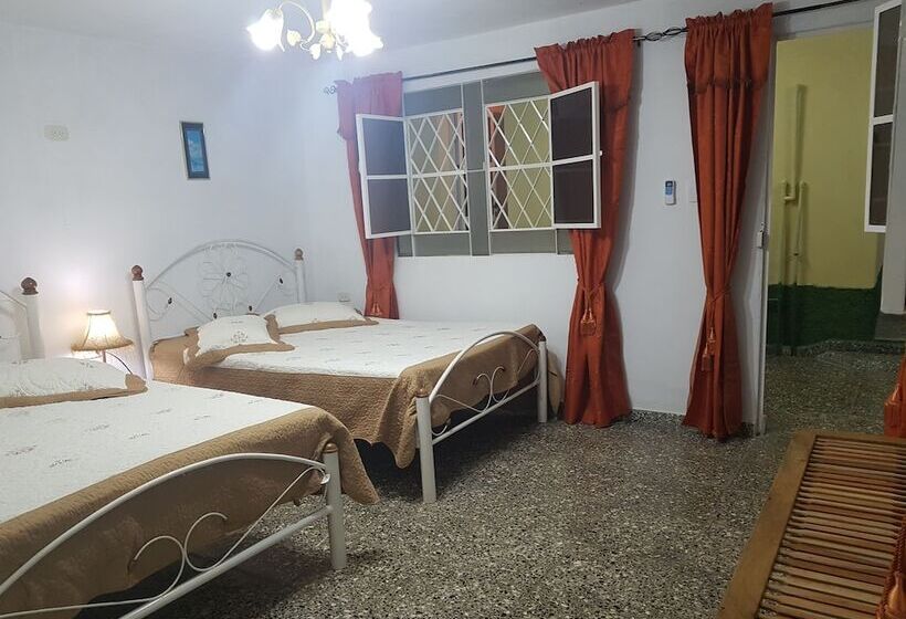 پانسیون Villa La Esquinita