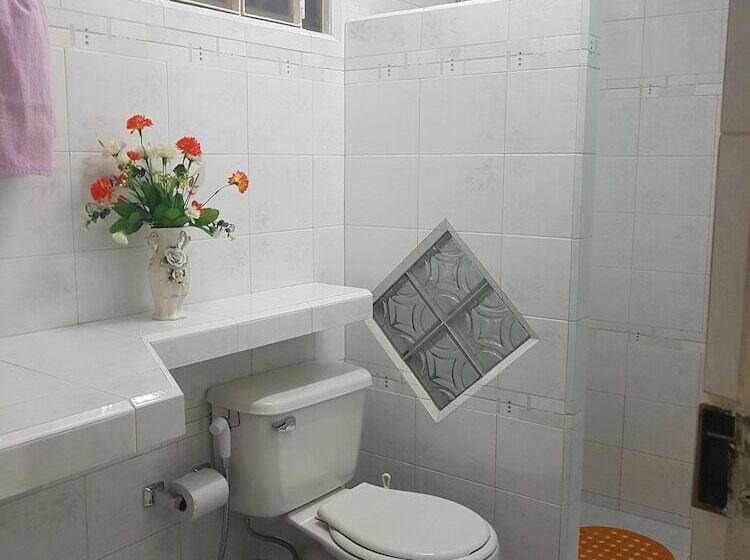 پانسیون Villa La Esquinita