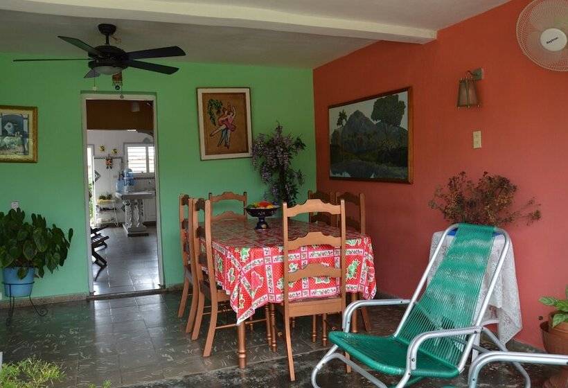 پانسیون Villa La Esquinita