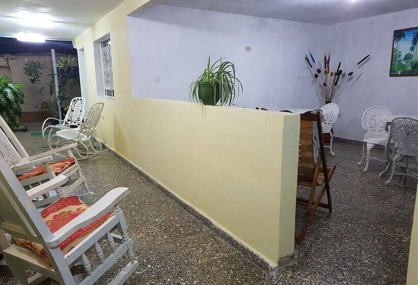 پانسیون Villa La Esquinita