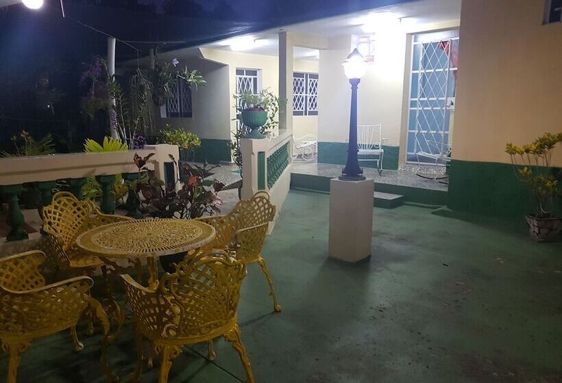 پانسیون Villa La Esquinita