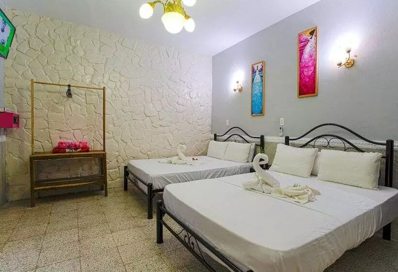 Riki's Hostal