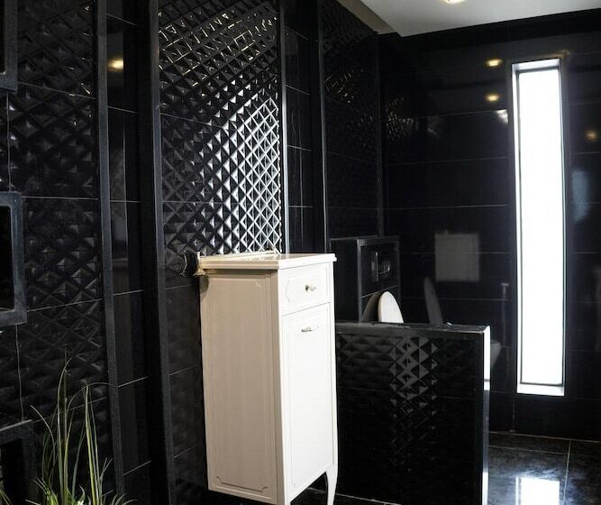 هتل Triphatch Farm House