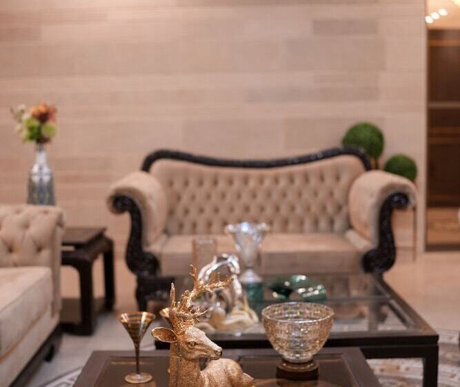 هتل Triphatch Farm House