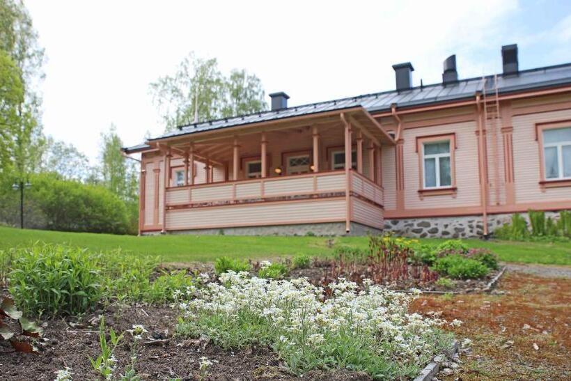 هاستل Savonlinnan Kansanopisto   Wanha Pappila