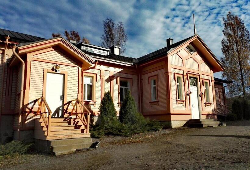 هاستل Savonlinnan Kansanopisto   Wanha Pappila