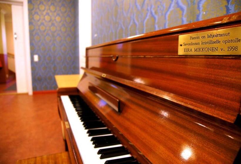 هاستل Savonlinnan Kansanopisto   Wanha Pappila