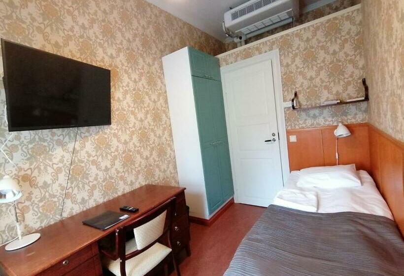 هاستل Savonlinnan Kansanopisto   Wanha Pappila