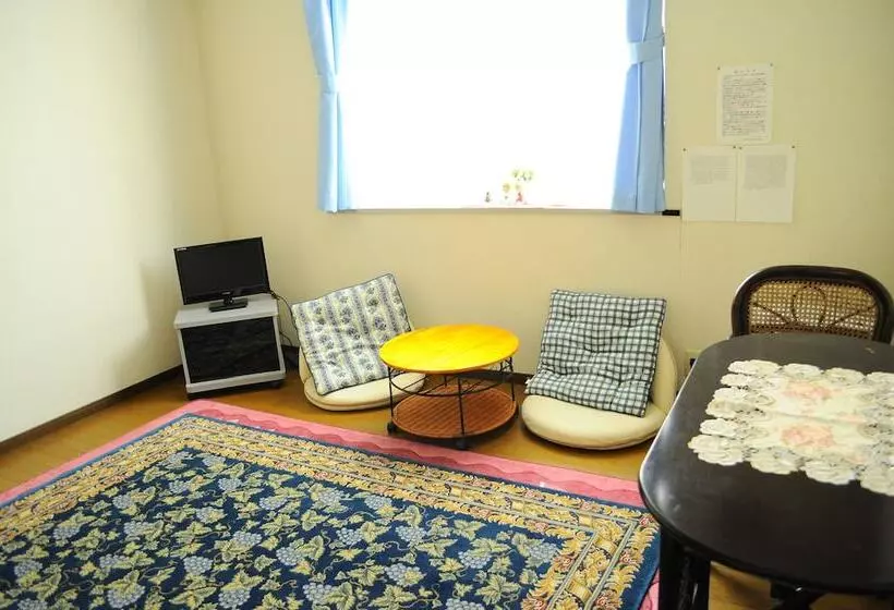 Retkeilymaja Petit Hotel Koizumi