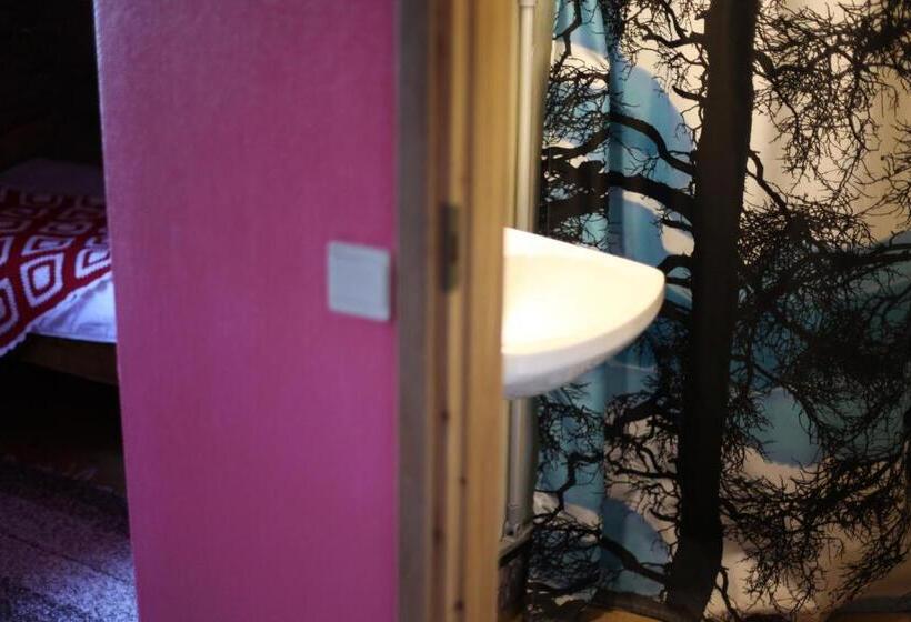 مبيت وإفطار Neljän Tuulen Tupa