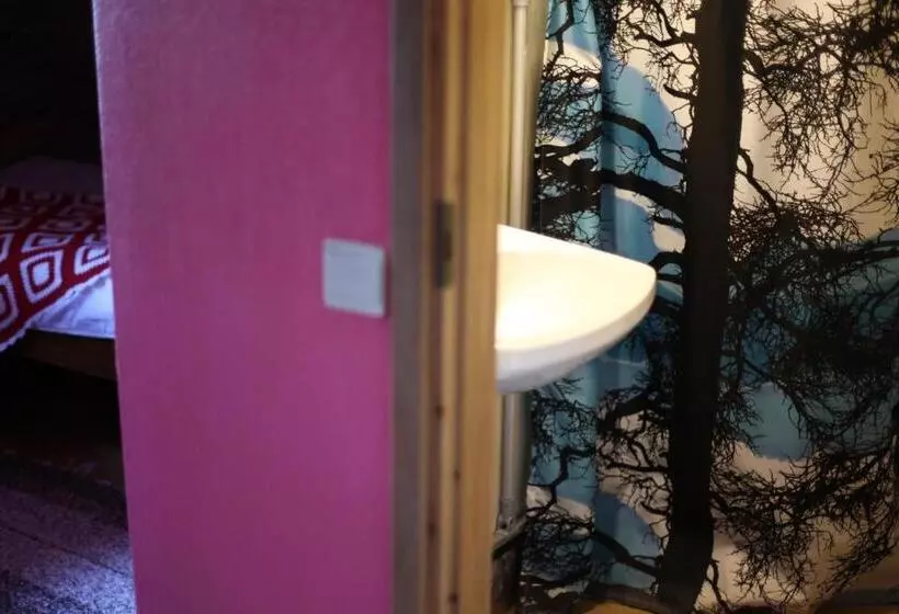 Aamiaismajoitus (B&B) Neljän Tuulen Tupa