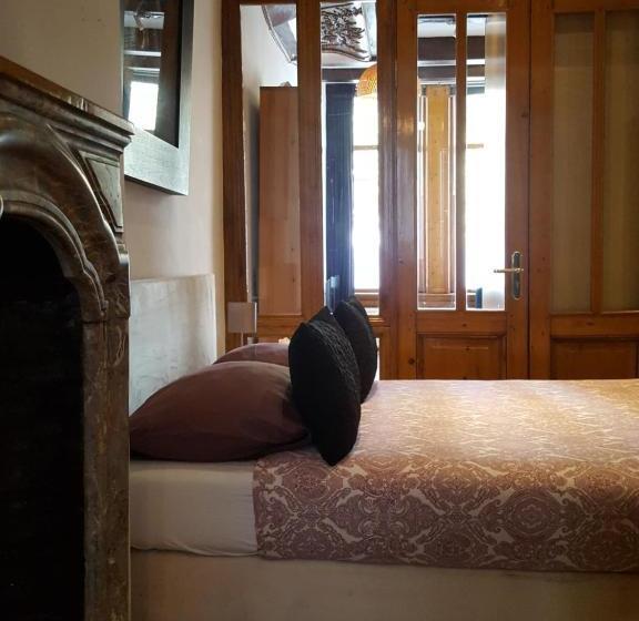 مبيت وإفطار Suites Aan De Singel By Vera