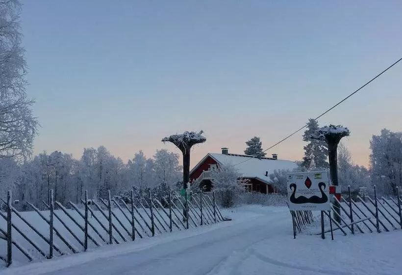 ベッドアンドブレックファースト Wanha Autti Camping Rovaniemi