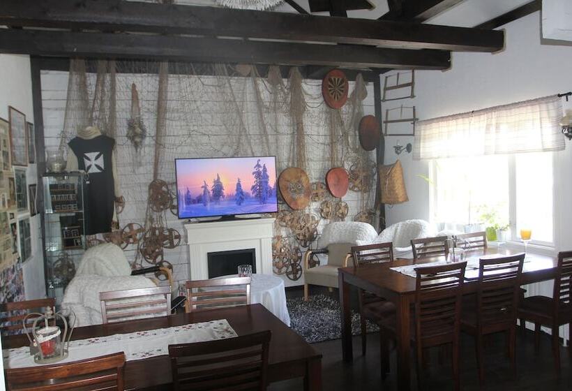 مبيت وإفطار Wanha Autti Camping Rovaniemi