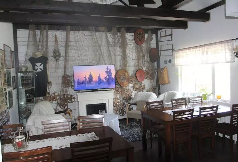 ベッドアンドブレックファースト Wanha Autti Camping Rovaniemi