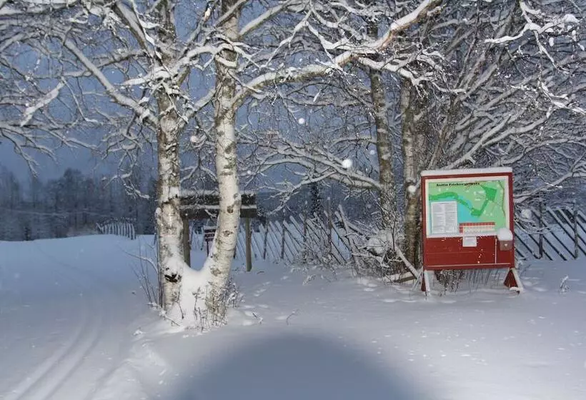 ベッドアンドブレックファースト Wanha Autti Camping Rovaniemi