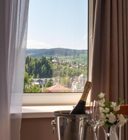 Отель курортний комплекс Santa Maria