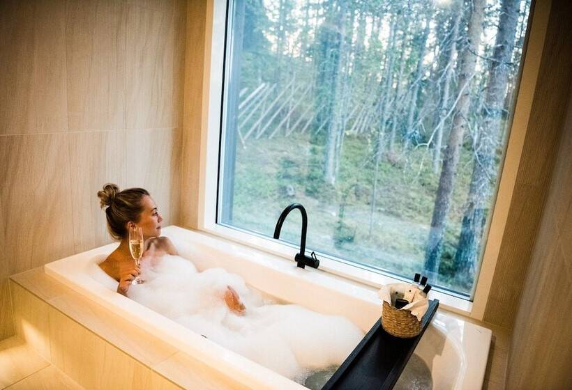 Hotel Arctic Treehouse