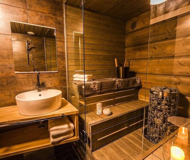 Hotel Arctic Treehouse