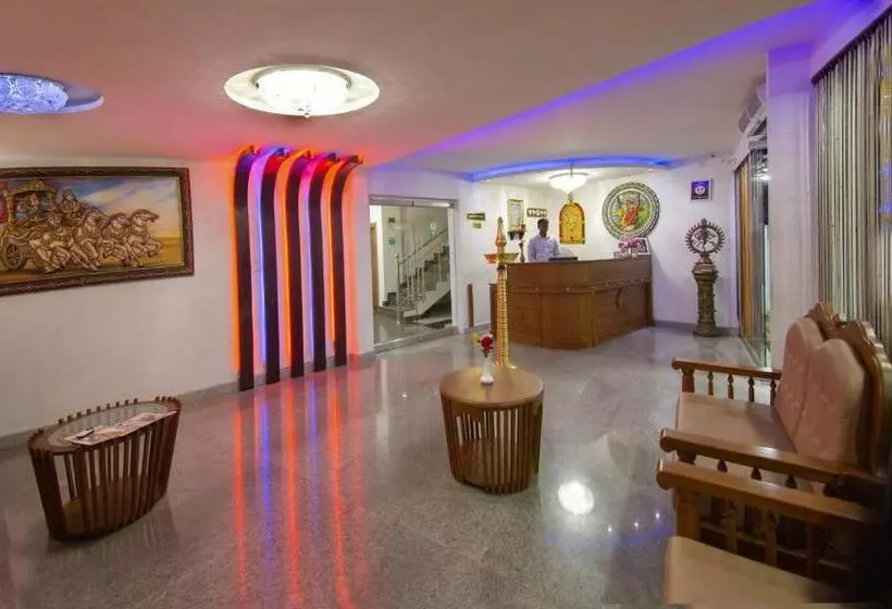 هتل Chandana Inn